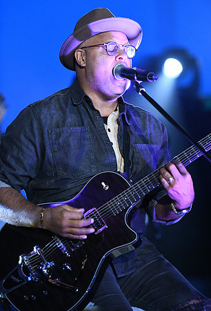 Israel Houghton0037