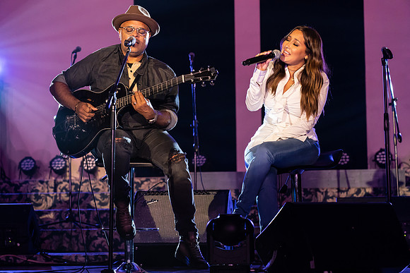 Israel Houghton0073