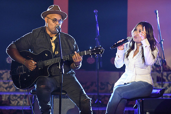 Israel Houghton0056