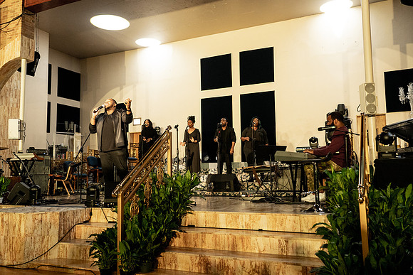 Israel Houghton0005