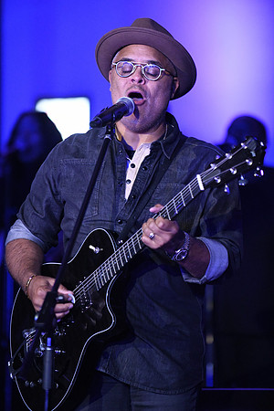 Israel Houghton0023