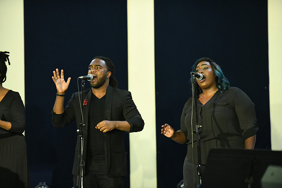 Israel Houghton0003