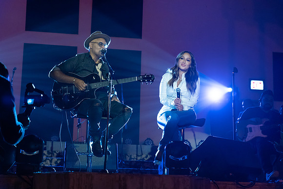 Israel Houghton0065