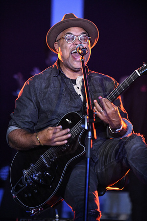 Israel Houghton0041