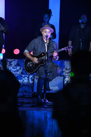 Israel Houghton0030