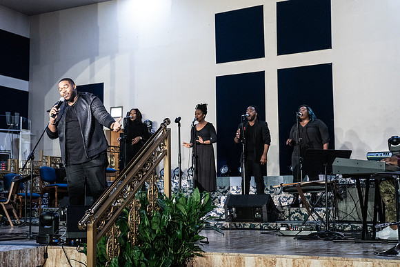Israel Houghton0007