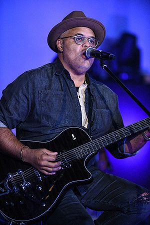 Israel Houghton0035