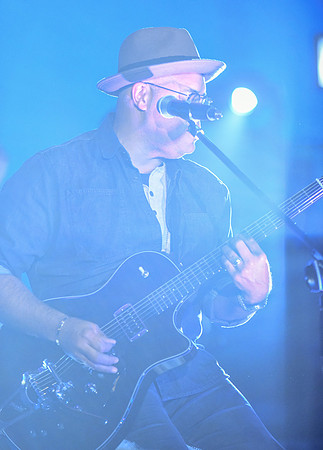 Israel Houghton0038